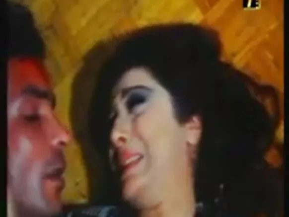Chili anal katika video ya nyumbani.