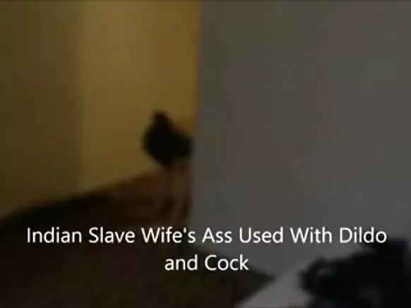 Mke mtumwa anamfundisha binti yake jinsia ya mkundu, dildo na creampie.