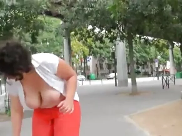 Kifaransa BBW mkundu milf Audrey gangbanged.