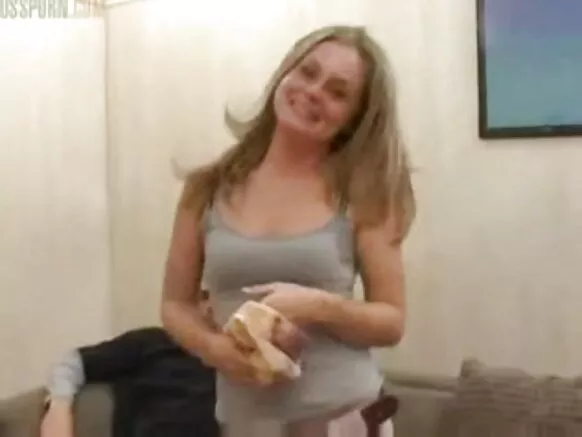 Mkundu wake wa kwanza huumiza ngono nacho vidal na kumfanya alie maddison knox.
