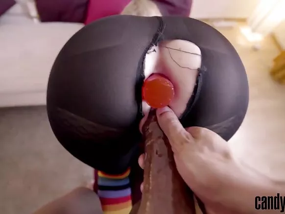 Mkundu - video ya xxx yenye Dick kubwa, kupenya kwa mara mbili kwa mara ya kwanza.